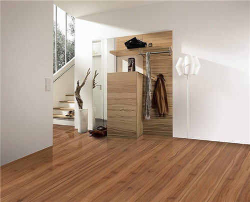 复合地板和实木地板哪个好-板材十大品牌富士龙板材